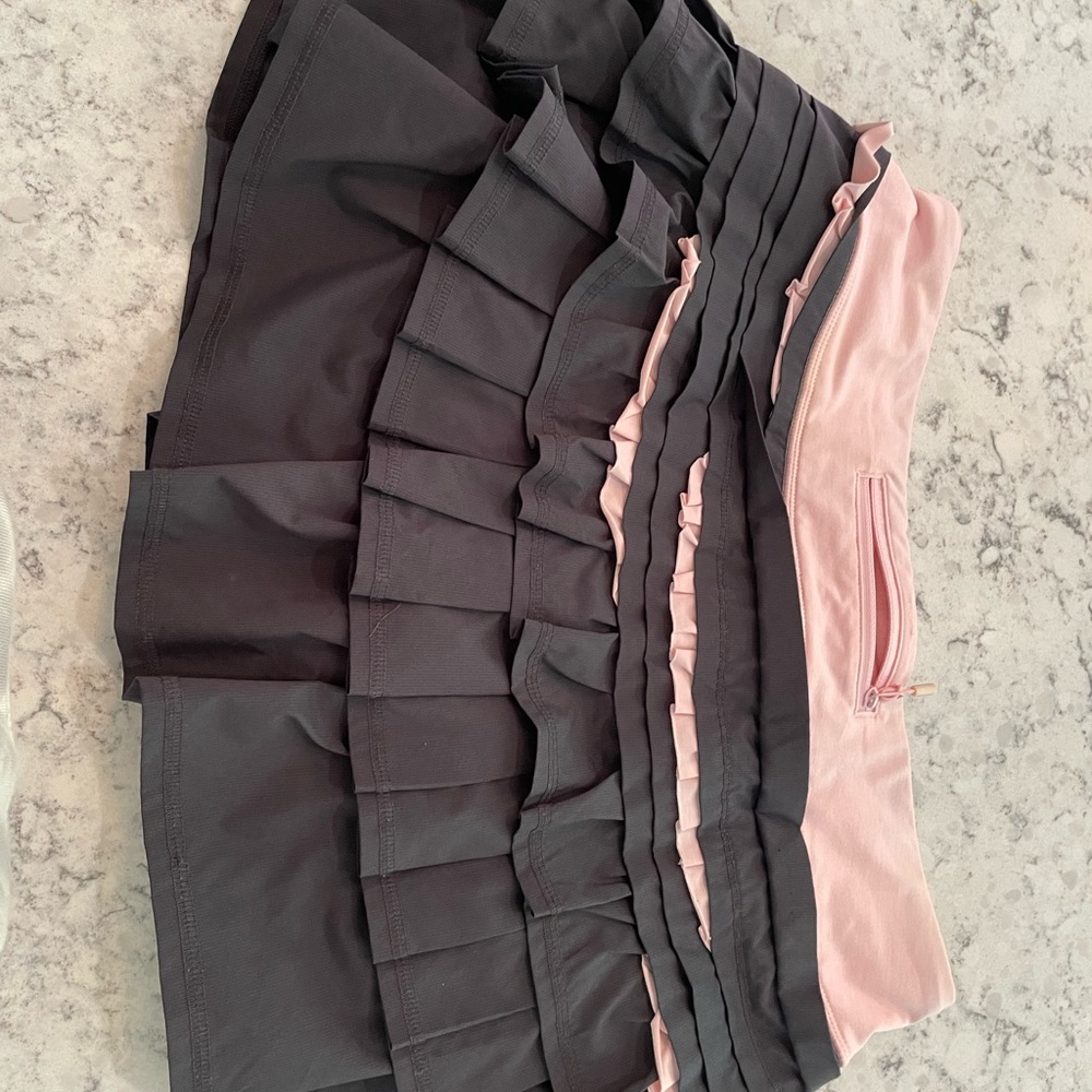 Lululemon ruffle pink / black tennis skirt